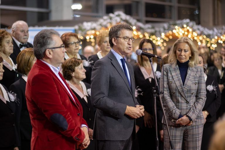 Feijóo agradece el trabajo de voluntarios, entidades sociales y ONGs que participan en el Nadal Solidario en Vigo