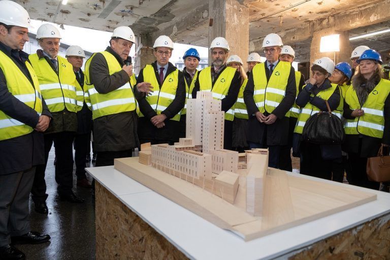 Feijóo visita la «joya de la corona» del Plan de infraestructuras judiciales