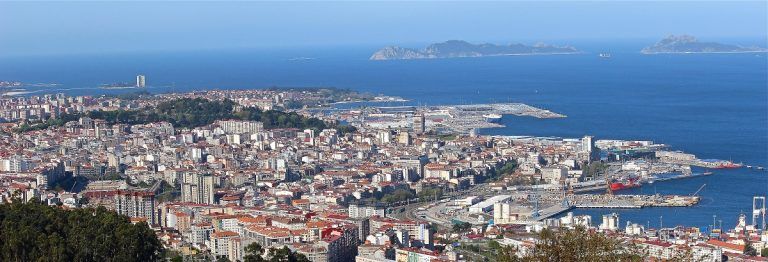 Xunta y Concello se enredan con Navia y el IFEVI