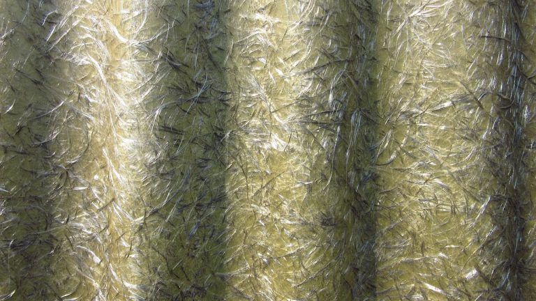 Ingenieros de la UVigo producen por primera vez una fibra de vidrio continua 1.000 veces más fina que un cabello