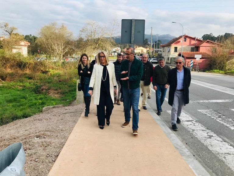 Porro supervisa las obras peatonales en la PO-552 a su paso por Nigrán