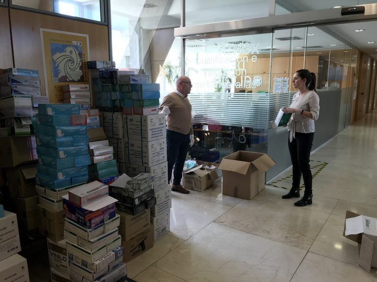 La Xunta reparte más de 420.000 unidades de material de protección al 98% de los ayuntamientos gallegos