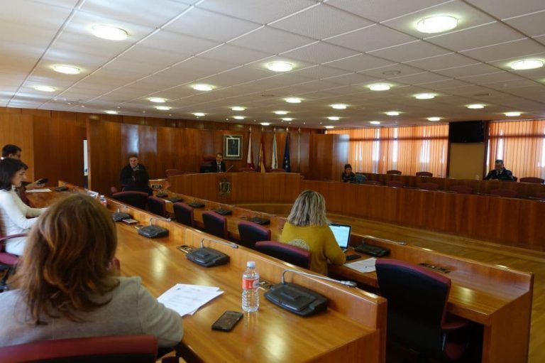 O Goberno de Vigo adianta o importe das becas de comedor ás familias con menos renda