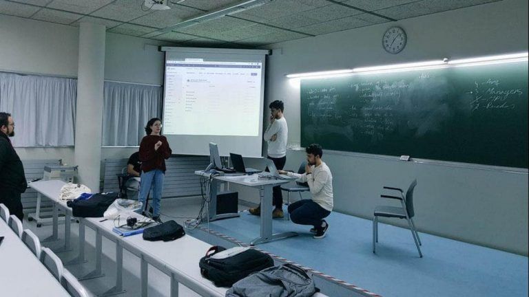 Estudantes de enxeñaría da Uvigo clasifícanse para participar na final do maior desafío de robótica educativa do país