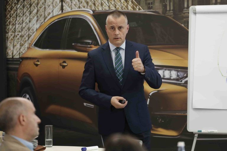 El presidente de la CEP lamenta que “las decisiones del Gobierno generan incertidumbre e inseguridad jurídica entre los empresarios”