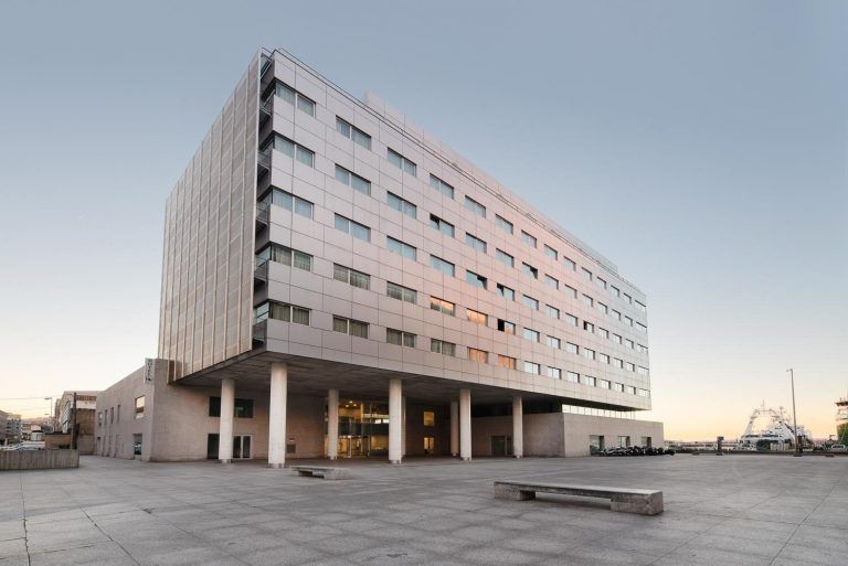 14 profesionales sanitarios del Área de Vigo pueden dormir desde hoy en el hotel Eurostars Mar de Vigo