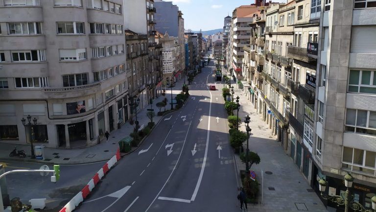 Denuncian daños en edificios protegidos de Vigo por la instalación de luces navideñas