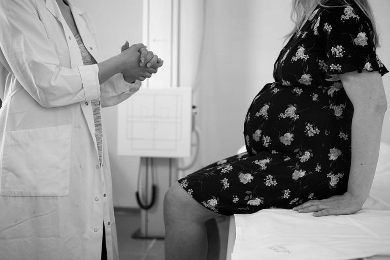 El Hospital Vithas Vigo realiza el test para detectar el covid-19 a todas las embarazadas antes del nacimiento de su bebé