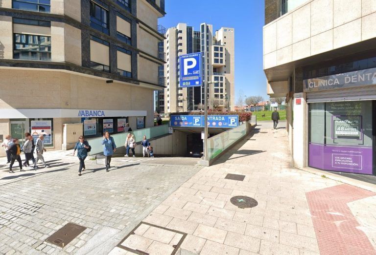 El PP propone en el pleno extraordinario la gratuidad para sanitarios de los parkings de Pintor Colmeiro y Jenaro de la Fuente