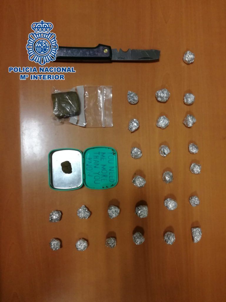 La Policía Nacional erradica un punto negro de venta de drogas en Couto San Honorato