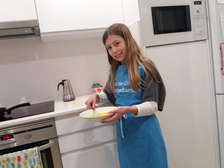 «Cociña en familia» con Mayte Fernández: huevos rellenos