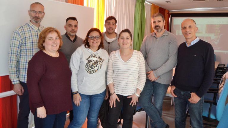 Investigadores de la UVigo participan en la elaboración de contenidos online para padres sobre el uso seguro de Internet