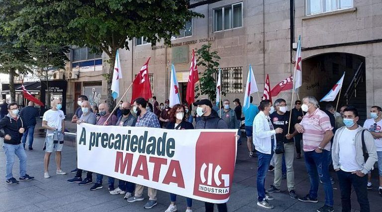 Delegados da CIG mobilízanse diante da Inspección de Traballo e da empresa na que faleceu unha traballadora