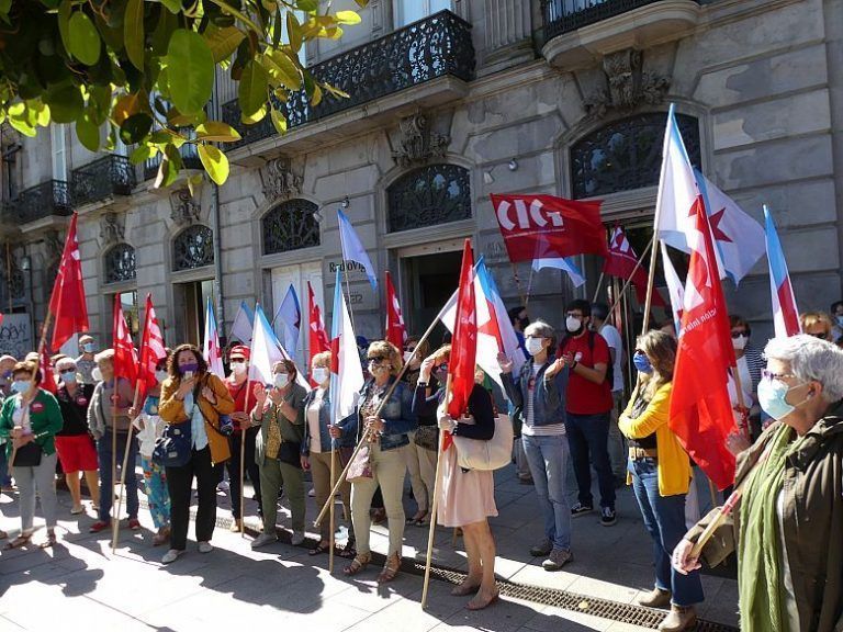 Trabajadores de la conservera Thenaisie se concentran en Vigo para reclamar su venta y evitar su liquidación