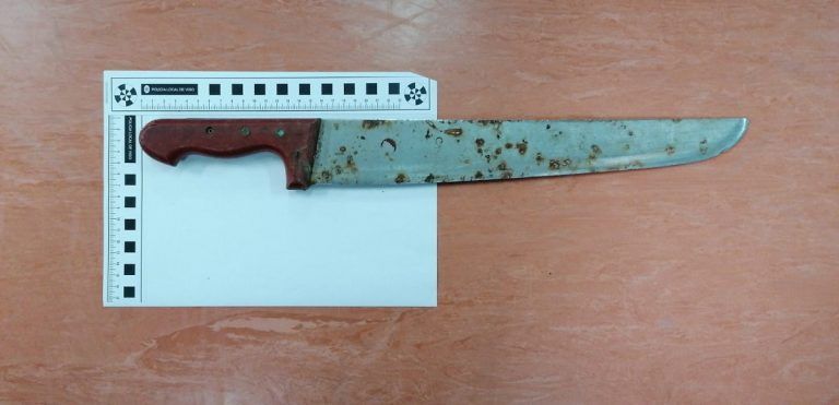 La Policía Local de Vigo detiene a un hombre con un cuchillo de grandes dimensiones