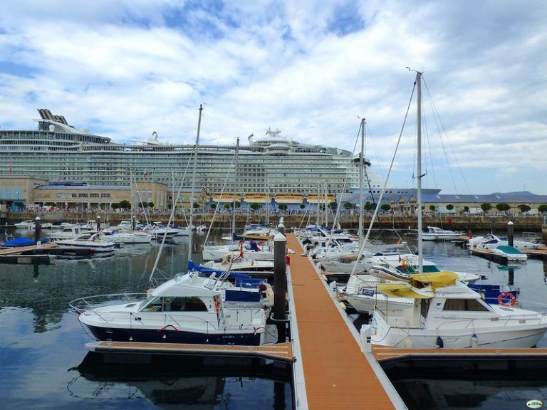 Aisladas cerca de 20 personas que participaron en una fiesta a bordo de un barco en Vigo