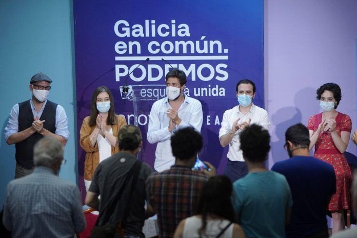 En común