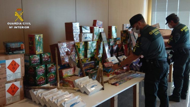 La Guardia Civil decomisa 15.000 productos pirotécnicos almacenados ilegalmente en Moraña