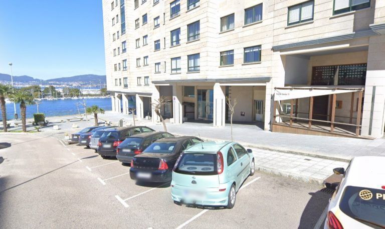 Roban las pertenencias y el vehículo de un hombre mientras se bañaba en la playa de Bouzas