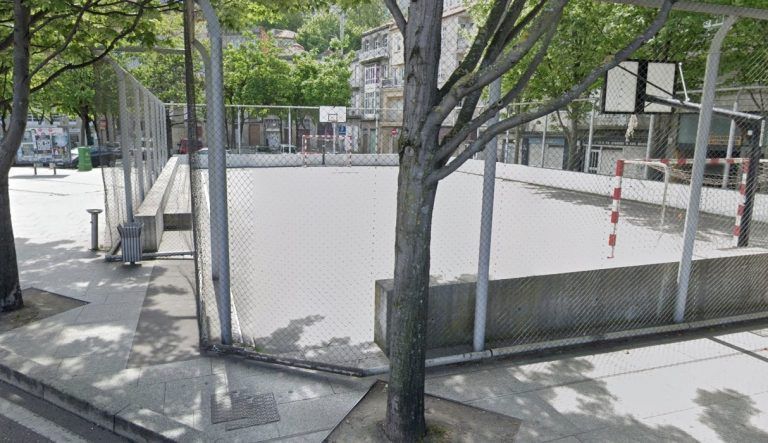 Detenido tras negarse a usar mascarilla y atacar a un Policía Local por la espalda en la Plaza del Berbés