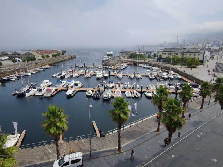 Recuperan el cadáver de un varón que se precipó al agua en la zona del Náutico de Vigo
