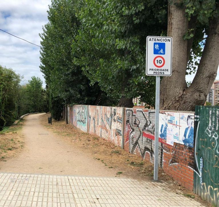 El Ayuntamiento establece la prioridad peatonal y limita la velocidad de las bicicletas en el paseo del Lagares