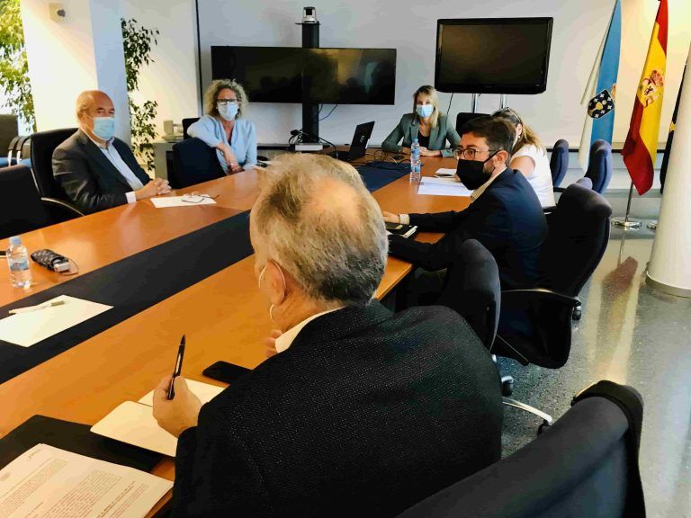 La nueva delegada de la Xunta en Vigo reúne a los jefes territoriales para abordar los temas pendientes en el área