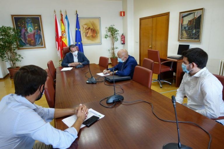 O alcalde aborda o establecemento da enfermeira escolar co Colexio de Enfermería de Pontevedra