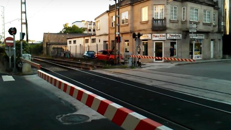 Adif adjudica los estudios y la redacción del proyecto de supresión del paso a nivel de O Porriño