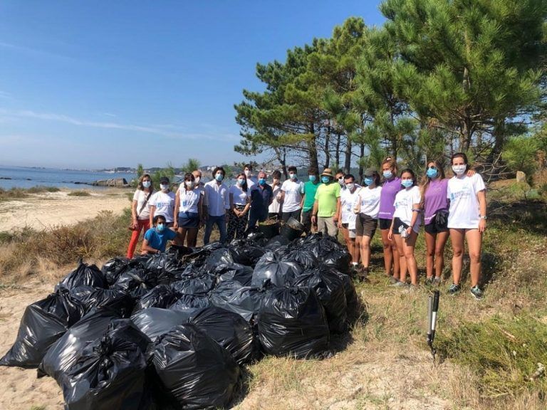 Política Social pone en valor espacios naturales de protección de aves en el Ayuntamiento de O Grove con un campo de voluntariado para jóvenes