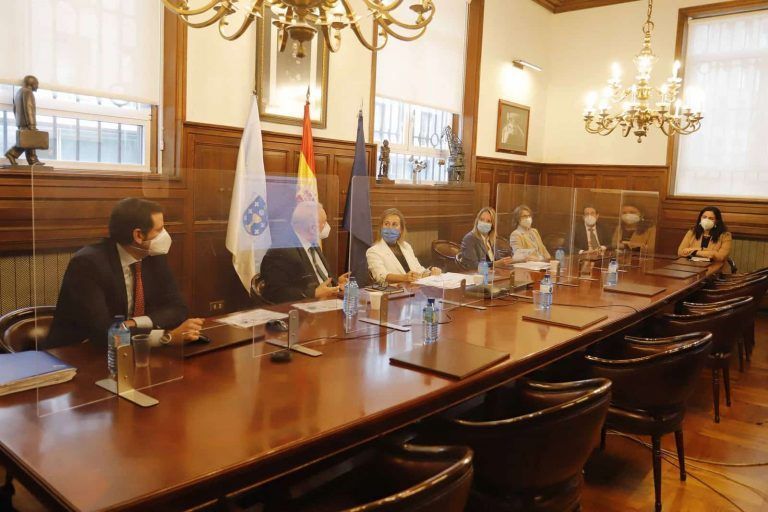 Xunta y Puerto de Vigo demandan «hechos concretos» sobre la Salida Sur y el Corredor Atlántico