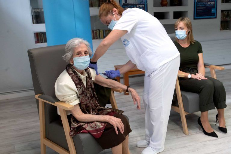 Galicia comenzará a vacunar contra el Covid «a las 24 horas» de recibir las primeras dosis