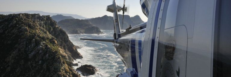 Rescatado en helicóptero un varón tras caer en una zona de difícil acceso en Panxón