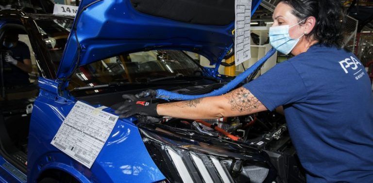 PSA Vigo bate su récord de producción mensual