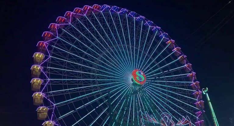 Comienza el montaje de la noria de Navidad en Vigo con cambios en el tráfico