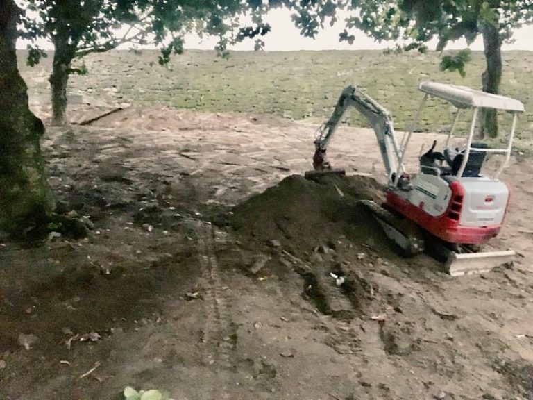 Marea de Vigo súmase á denuncia dos colectivos ecoloxistas ante a obra que se está levando a cabo no monte do Castro