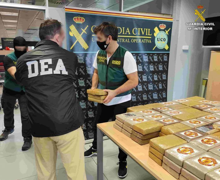 La Guardia Civil desarticula unos de los “clanes de la droga” más importantes y activos de las Rías Baixas