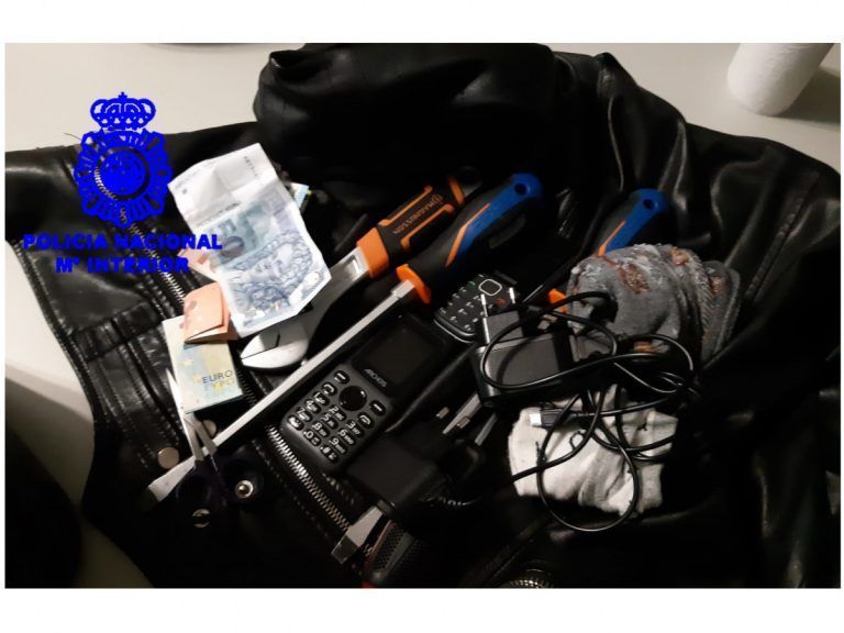 Detienen en Vigo a dos mujeres croatas de 23 y 26 años pertenecientes a una organización criminal dedicada al robo en viviendas particulares