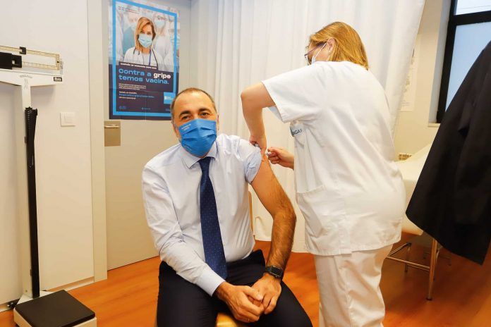 conselleiro sanidade vacuna gripe-min