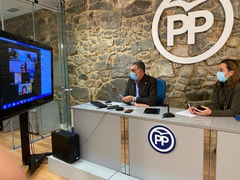 El PP presenta a los comerciantes su plan de recuperación para invertir 10 millones de euros en este sector