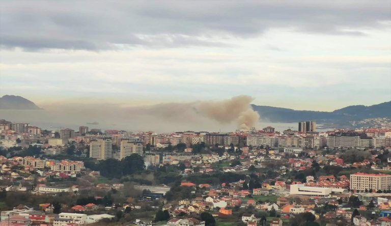 Un pesquero atracado en Bouzas sufre un incendio sin daños personales
