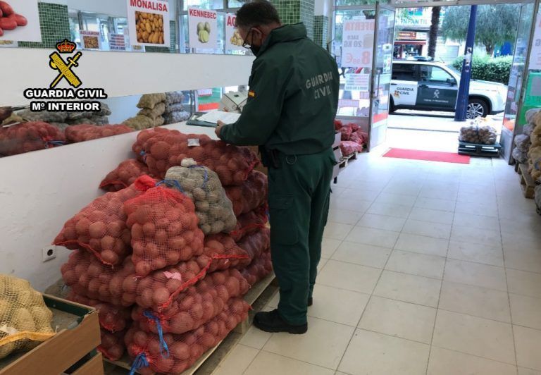 La Guardia Civil inmoviliza en Vigo 1.500 kilos de patatas por no cumplir la normativa de Indicación Geográfica Protegida