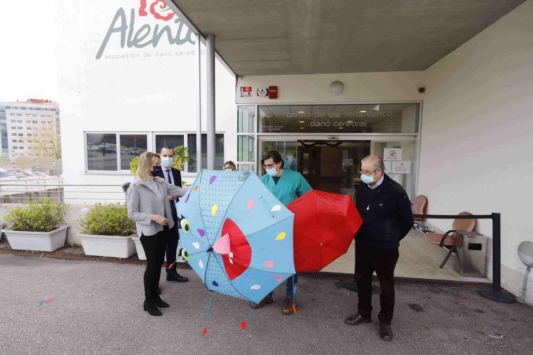 La delegada territorial de la Xunta visita la asociación de Daño Cerebral de Vigo