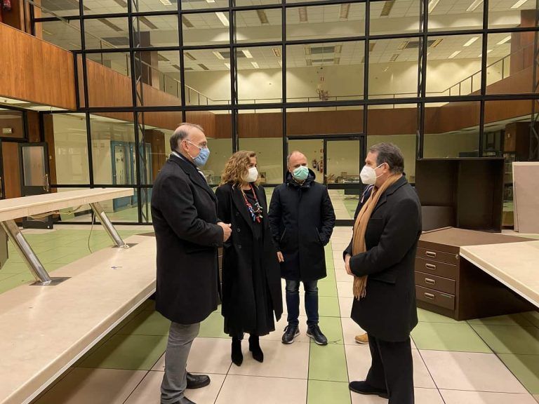 Zona Franca cede a la Universidad de Vigo el edificio de López Mora para exámenes presenciales