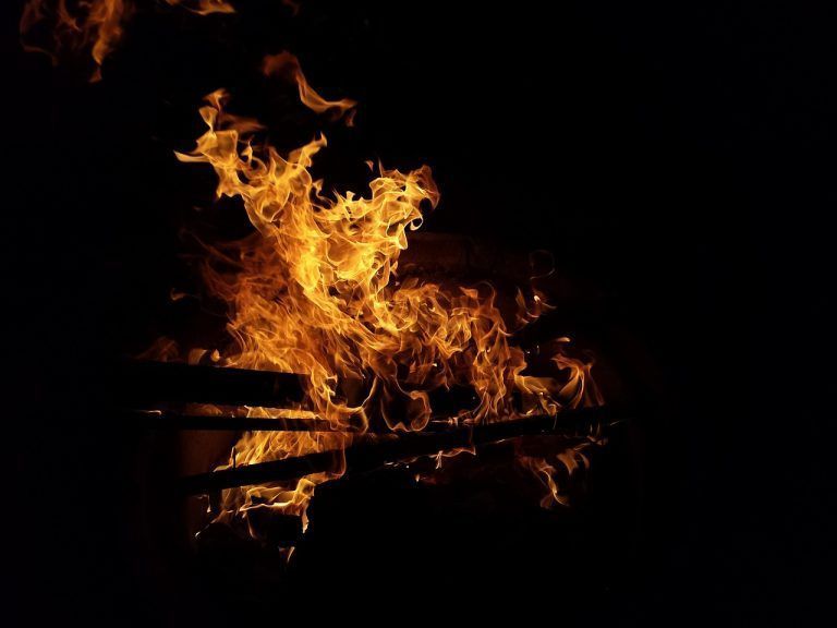 Un incendio provoca la muerte de un animal y diversos daños materiales en una vivienda en Tomiño