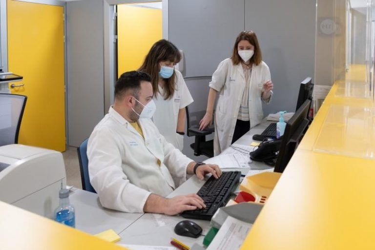 Feijóo avanza que el Plan de Infraestructuras Sanitarias de Atención Primaria contempla 37 nuevos centros de salud y la ampliación y reforma de otros 14