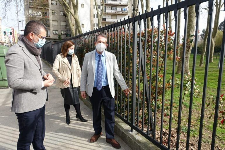 O Concello renova o peche frontal do parque de Castrelos con 18.000 euros