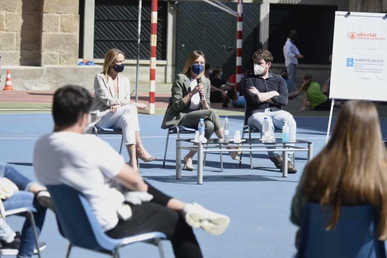 La Xunta pone en valor el trabajo de los voluntarios en entidades como Abertal, un «referente» en Galicia