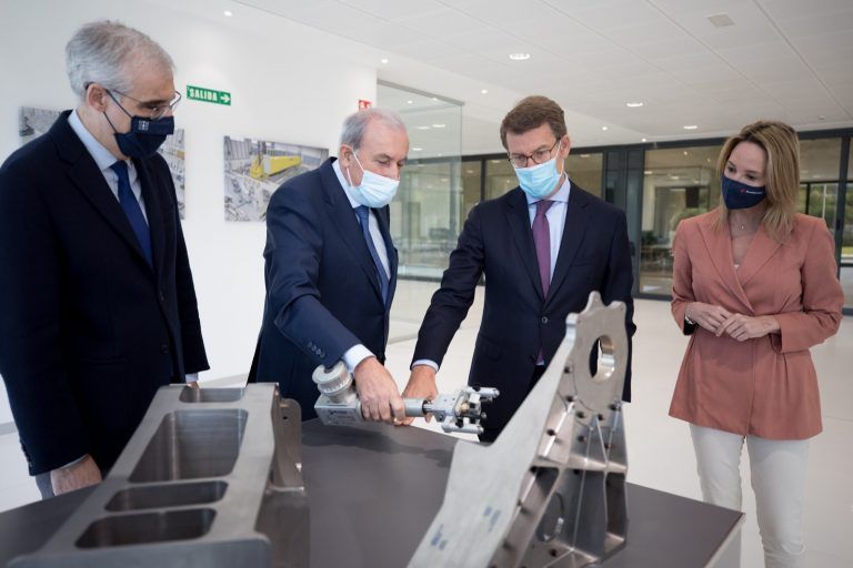 Feijóo destaca el aeronáutico como un sector estratégico para la economía gallega y señala que aspira a captar fondos Next Generation para la consolidación del polo aeroespacial de Galicia