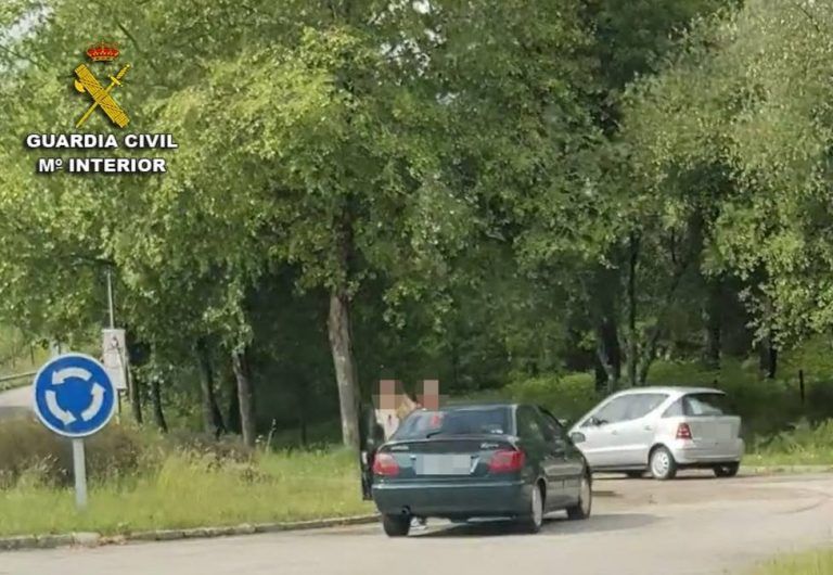 La Guardia Civil investiga a una joven por conducir sin carné en Vigo